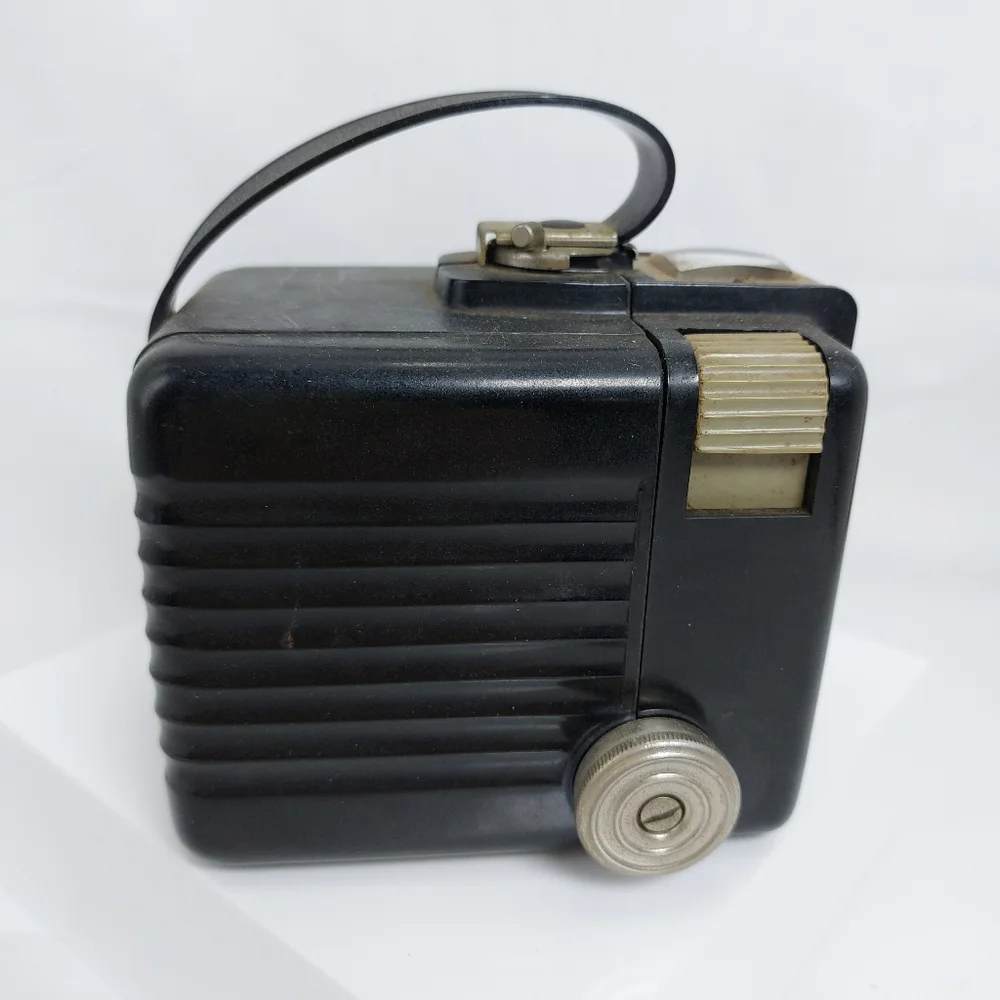 Vtg‎ 50s Kodak Brownie Hawkeye Flash Model Camera w/ Original Box & Flasholder